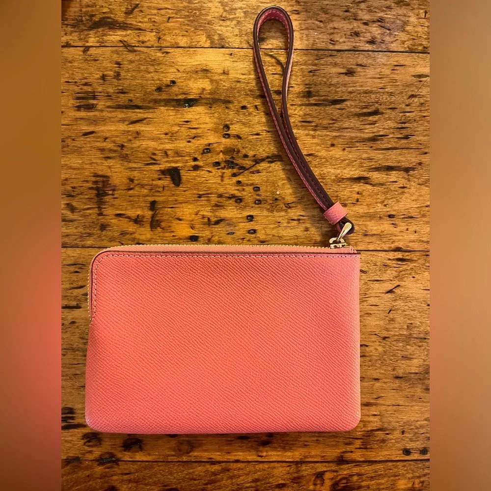 Pink Coach Wristlet 🩷 - Picture 3 of 3